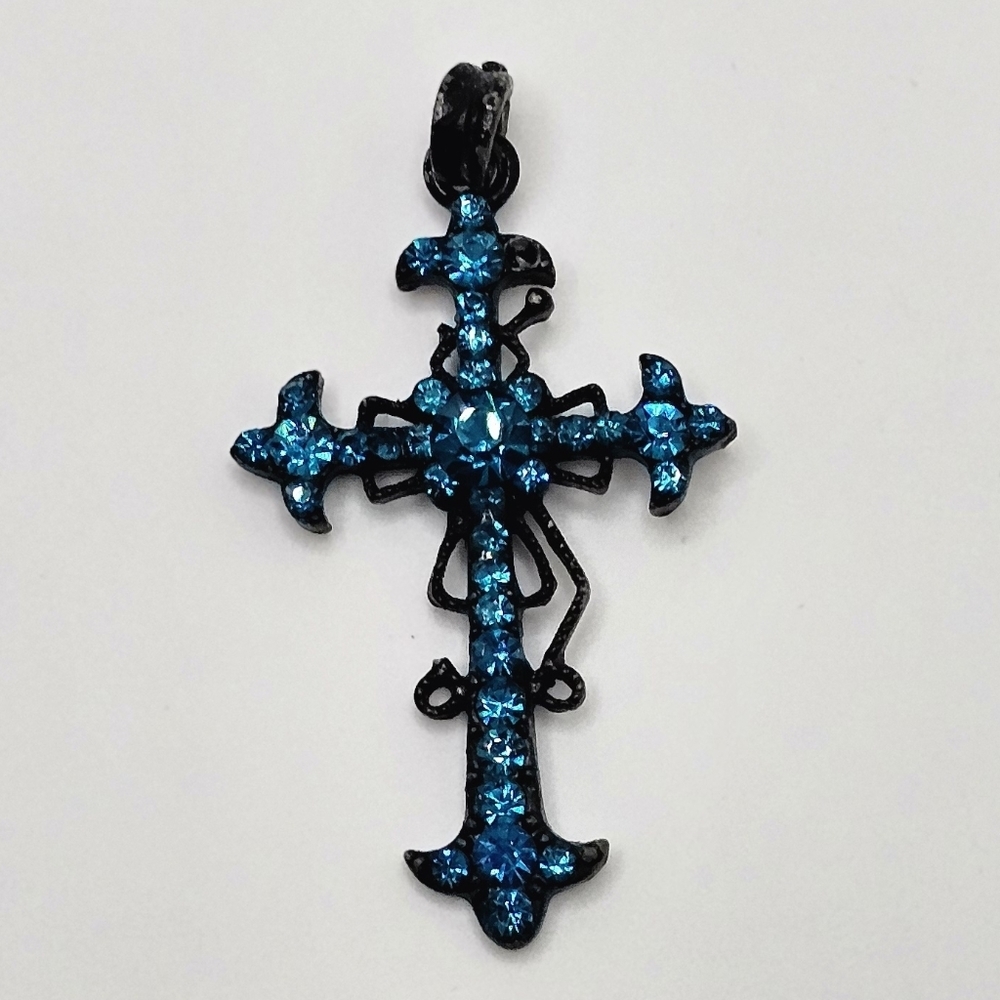 Charm - Picture 3 of 8